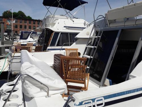 Yacht Stay Providence Marina in Providence, USA