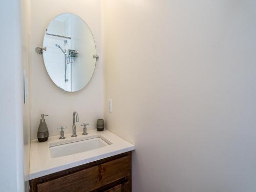 Deseo de Santa Fe 2 Bedrooms Patio WiFi Sleeps 4 - image 7