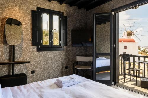 Deluxe Double Room with Balcony and Sea View image 6