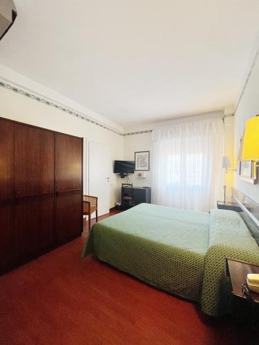 Hotel Piccadilly - image 13