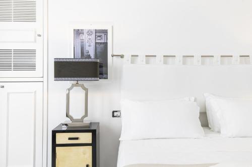 Superior King Room image 5
