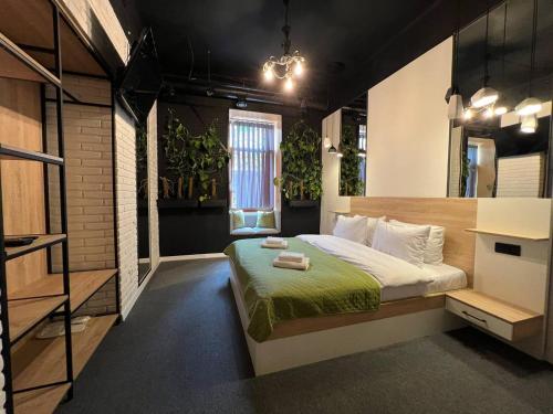 1 king bed, 1 sofa bed
