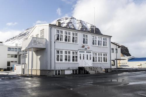 . Einarshúsid Guesthouse