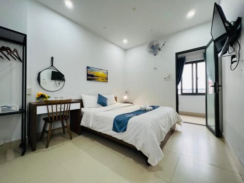 Standard Double Room image 4