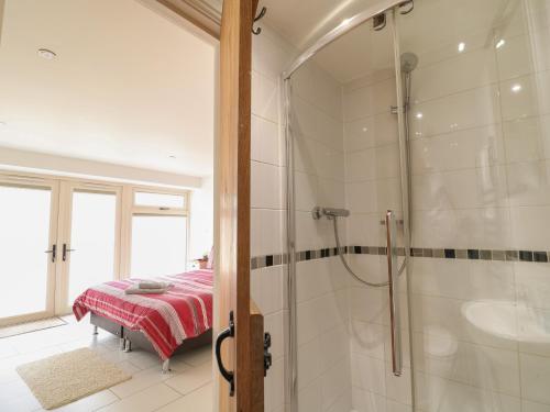 Malt Barn BURFORD - image 13