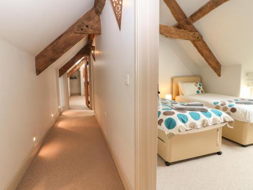 Malt Barn BURFORD - image 5