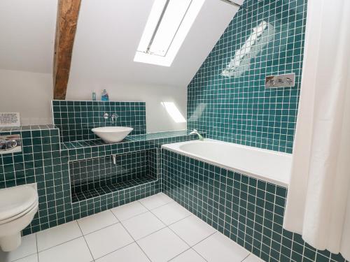 Malt Barn BURFORD - image 4