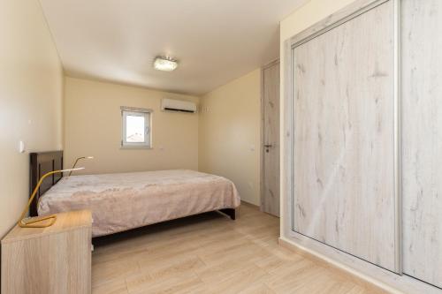 Numar S by ALGARVEMANTA