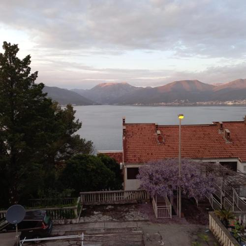 A chilled room in Krasici, Tivat