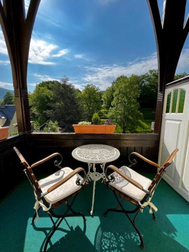 Balkon/Terrasse, PARK VILLA zentral am Mittelrhein Zimmer&Apartments Self check in Aparthotel in Boppard