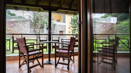 Dellas Boutique Hotel - image 12