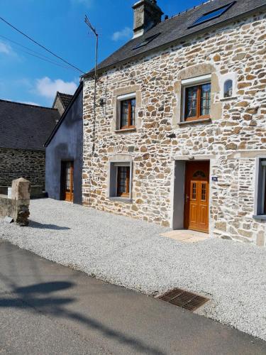 Maison de 3 chambres avec jardin clos et wifi a Quettehou