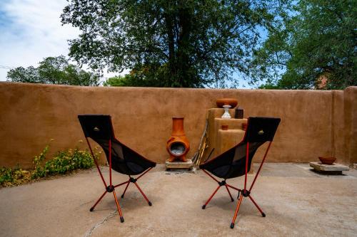 Gomez Gardens 2 Bedrooms Sleeps 4 - image 7