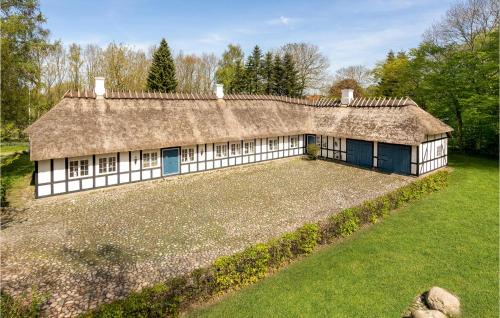  Awesome Home In Glamsbjerg With Wifi And 3 Bedrooms in 5620 Glamsbjerg