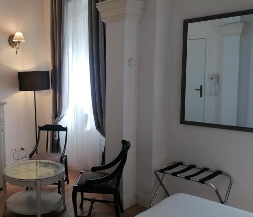 Double Room image 1