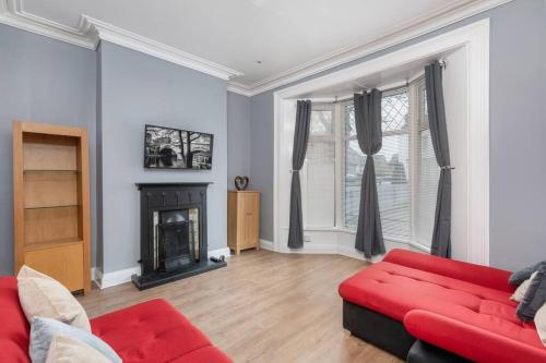 Large Parade Coastal House - Apartment - Hartlepool