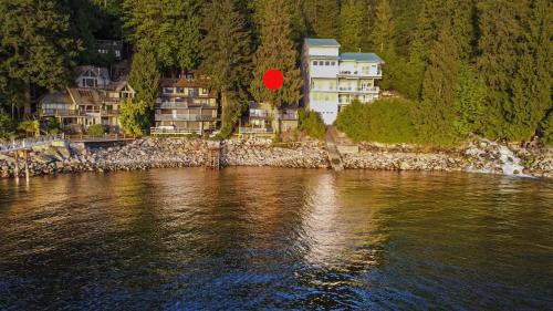 Waterfront Cottage With Superb Coastline Views - Tap to explore photos