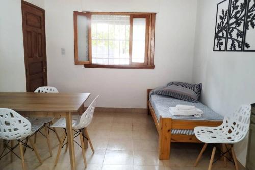 Alquiler por dia Departamento 3 personas Gral Roca Casita Artigas