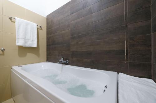 Double Room with Spa Bath