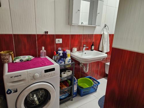 Felis Apartment - image 2