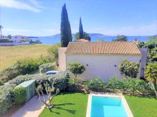La Bastide en front détang de Thau