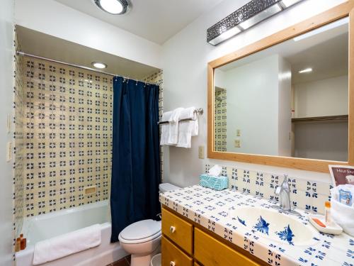 Puertas de Canyon Road 2 Bedrooms Sleeps 4 Fireplace WiFi Garage - image 13