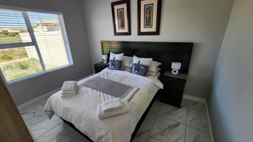 One Bedroom Unit with Kitchenette in Langebaan Country Estate - Solar Power Langebaan