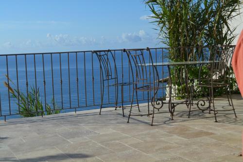 Maison vue mer a 5 min de MONACO - Location, gîte - Roquebrune-Cap-Martin