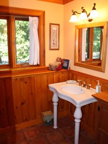 Honey Maple Grove BnB