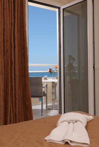 Kronos Hotel, Heraklio Town (photo 6)