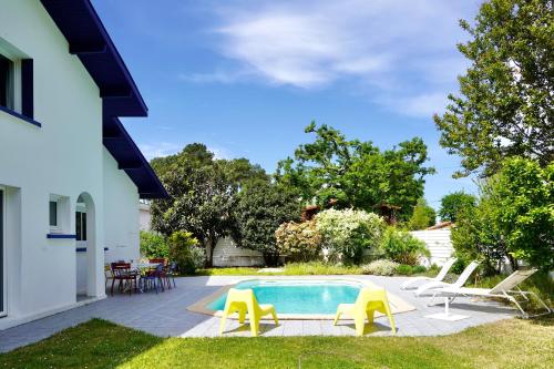 Villa with swimming pool in Seignosse paradise