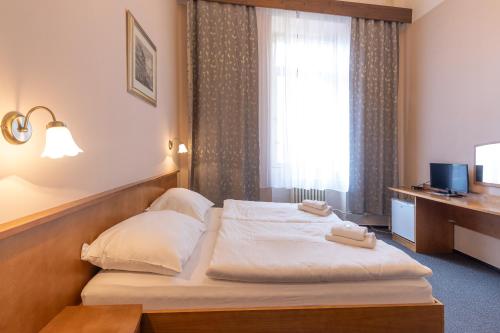 Hotel Slovan Plzeň - image 8