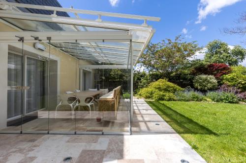 Studio with Garden View image 4