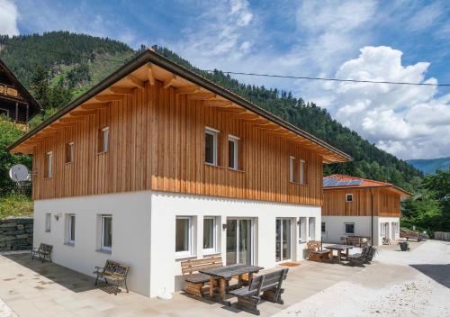 2Geräumiges Ferienhaus in den schönen Alpen