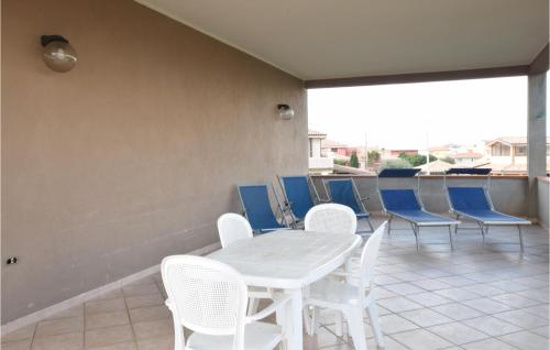 Nice Apartment In Isola Di Capo Rizzuto With Wifi