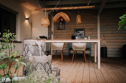 SOONWALD Studio mit Terrasse & Whirlpool in Stromberg, Deutschland