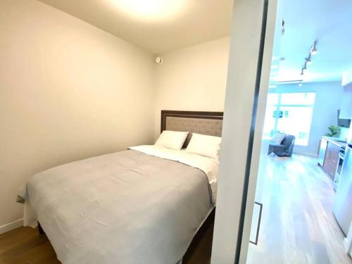 Lovely Brand New Suite in ซิดนีย์ (บริติชโคลัมเบีย)