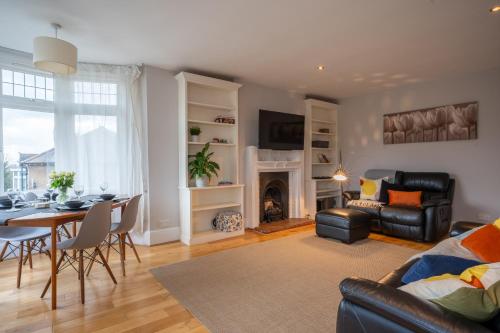 Entire home in Streatham with lovely views & ultra fast Wi-Fi