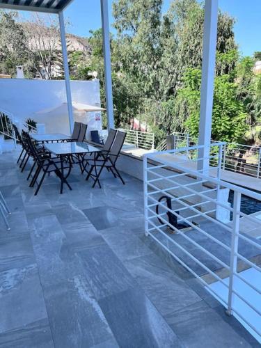 Apartment D with heated swimming pool, jacuzzi, waterfall, heating is extra in Rancho Domingo