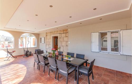 4 Bedroom Amazing Home In Sibenik