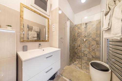 Margit Apartment - image 8