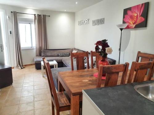 Magnifique logement A avec vue sur mer et piscine, jacuzzi, chauffés, chauffe payant (Magnifique logement A avec vue sur mer et piscine, jacuzzi, chauffes, chauffe payant) in Rancho Domingo