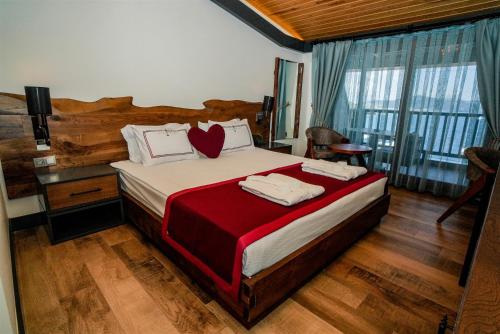 Porto Amore Club  Hotel Room Type - Zeus Back Room