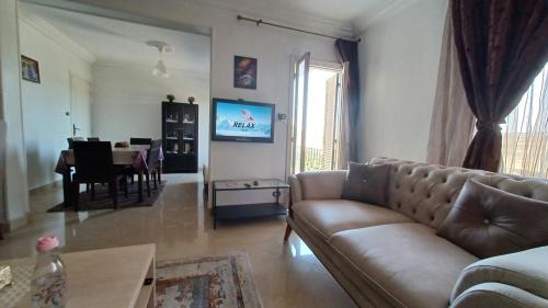 Comfortable and highly secure place ,very near to downtown, roxy,alkahalifa Al maamoon, tahrer square,city stars,