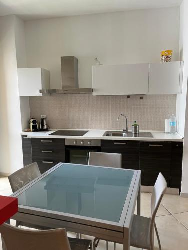 Bilocale in Centro - 10km da Malpensa, Gallarate (foto 9)