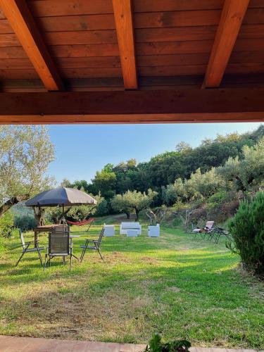 VILLA in 8 ettari di campagna, a 20' dal mare