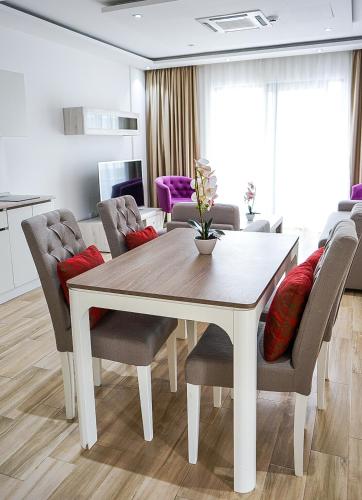 Val Lux Apartmani in ซูโตมอเร