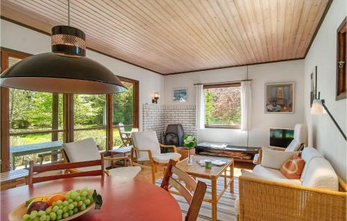 2 Bedroom Awesome Home In Højby in Højby