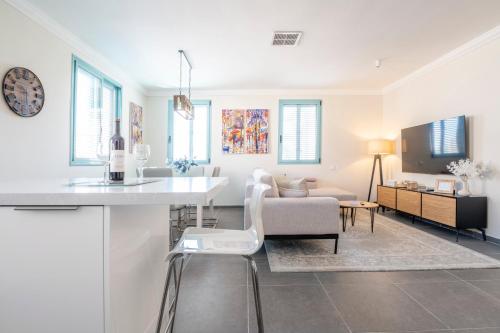 Midrahov Luxury Apartment in ซิครอน ยาอาคอฟ