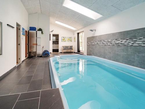 bazen, 8 person holiday home in Rødby-By Traum in Lidsovej